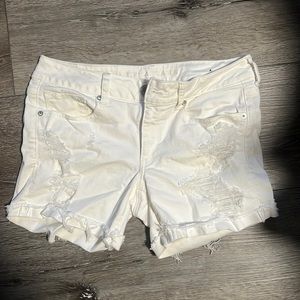 American eagle Jean short white distressed size 8 5” inseam